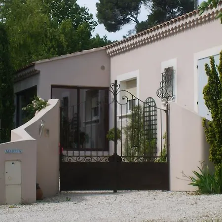 Le Clos Martin Eyragues Exterior foto