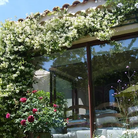 Le Clos Martin Eyragues Exterior foto